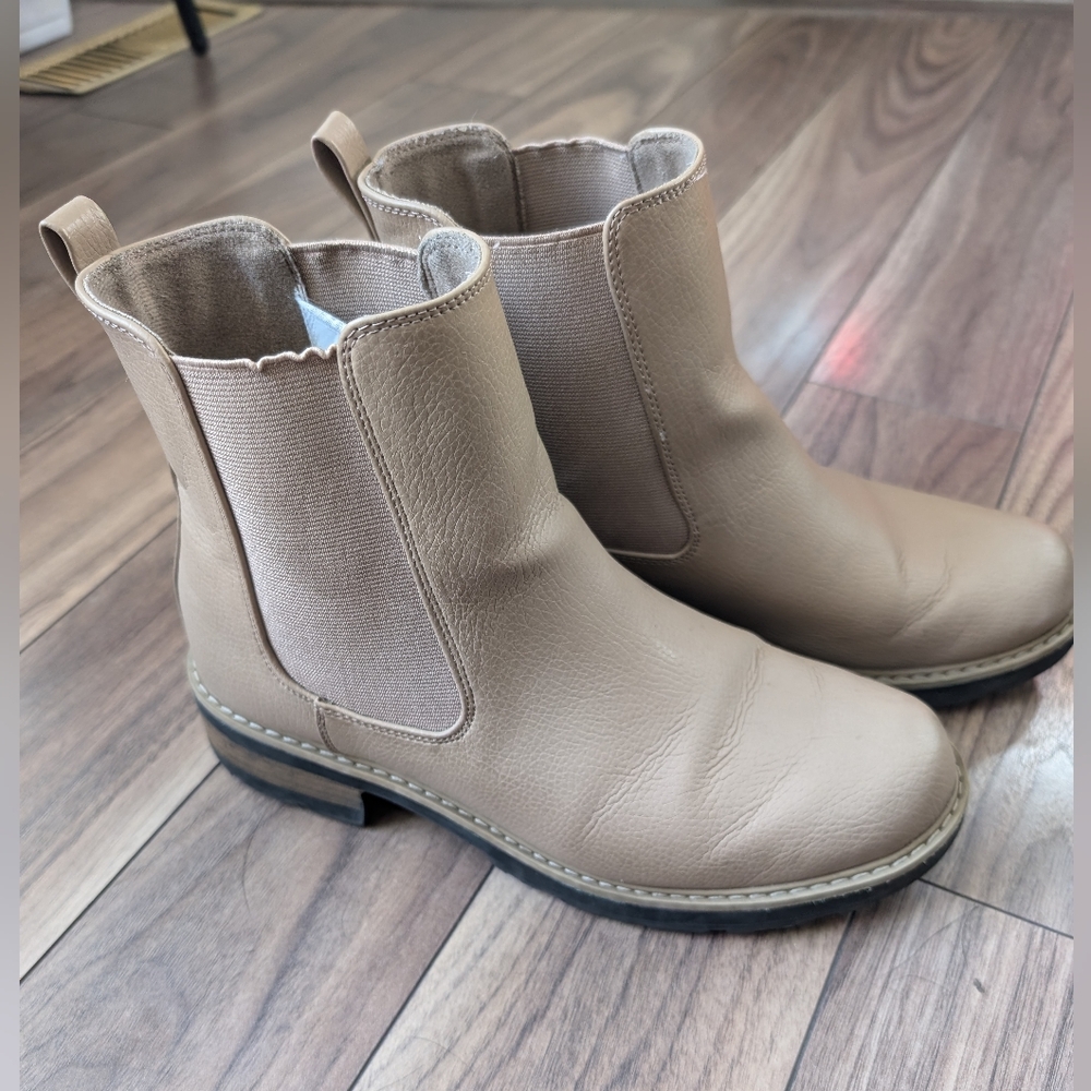 Universal Thread Chelsea Boot size 8.5 - Picture 2 of 5